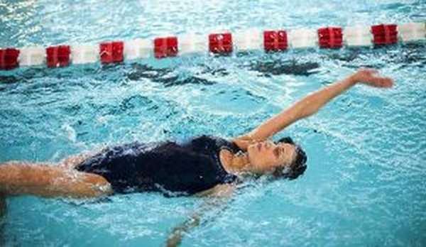 Как плавать при остеохондрозе?